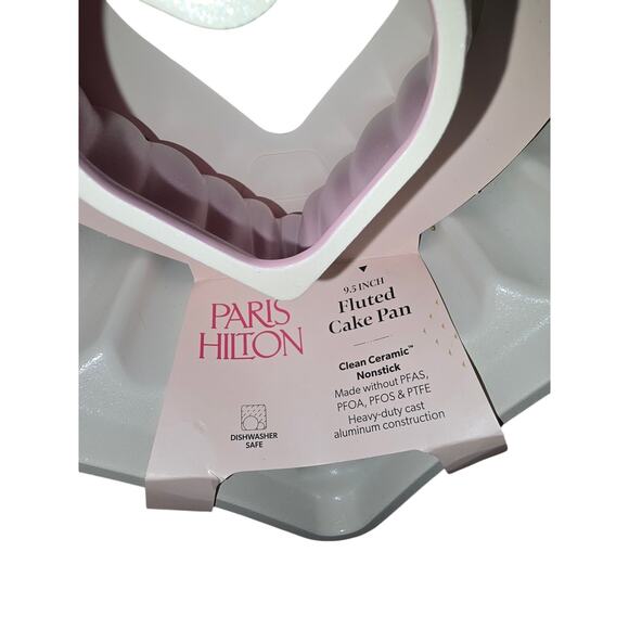 Paris Hilton Pink Heart Bundt Cake Pan New With Tags - Picture 4 of 5